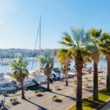 Petit Cocon Magnifique Vue Sur Marina Dans Le Golfe De Saint Tropez *