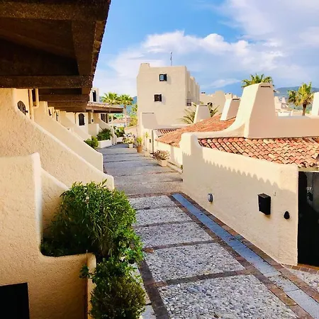 Petit Cocon Magnifique Vue Sur Marina Dans Le Golfe De Saint Tropez